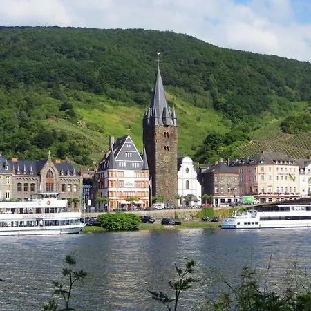 Mariola Crystina Bernkastel-Kues